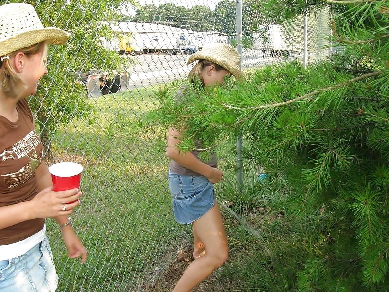 Piss like a man - woman peeing standing up!