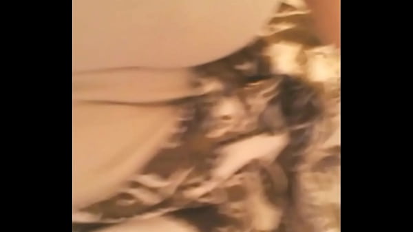 Upclose Pierced Pussy Peeing