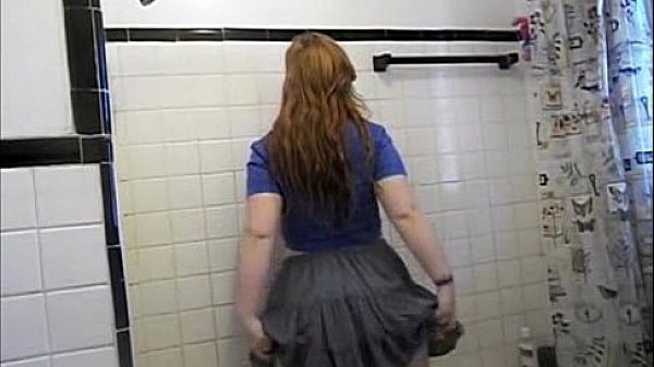 Chubby girl bath pee