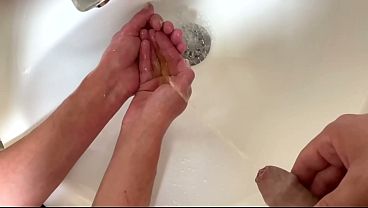 Washing hand in His Pee and Pee on His Dick next He Pee on my Boobs and Clit