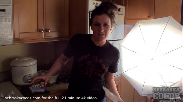 cooking in the nude and dp pee play